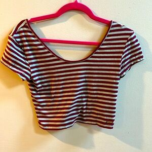 Guess Size Small/Petite Burgundy/Gray Cap Sleeve Top w/ Zipper Back Detail Crop